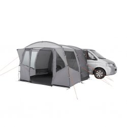 Easy Camp Reine verfügt über einen großen regengeschützten Eingang an der Vorderseite des Autozeltes.