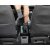 Die Kühlbox kann als Hocker verwendet werden und trägt eine maximale Belastung von 125 kg.