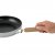 Abnehmbarer Soft-Touch-Griff und keramische Antihaftbeschichtung an der Bratpfanne.