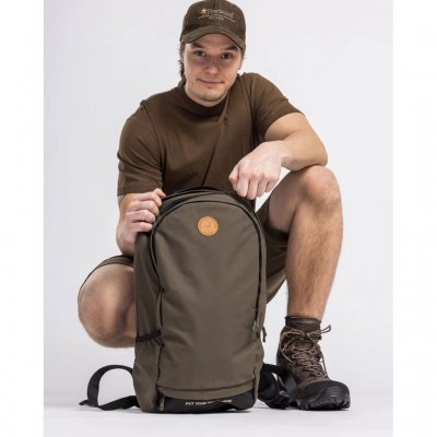 Pinewood Day Pack Rucksack 22 L Dunkel Oliv
