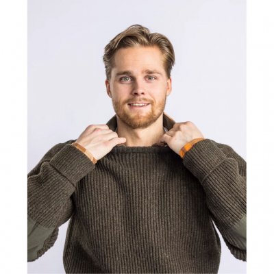 Stickad ulltröja från svenska Pinewood.
