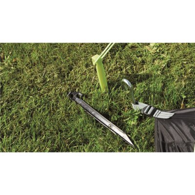 Färgkodade markpinnar ger enkel montering av Outwell Bayfield 5 Familjetält.