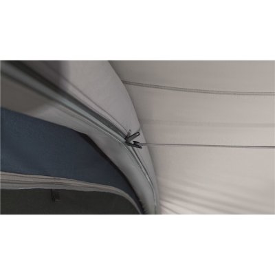 Outwell HookTrack System gör det lätt att hänga upp lampor eller utrustning i Outwell Hayward Lake 6ATC.