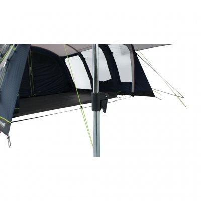 Die Stangen am Tarp lassen sich einfach in der Höhe verstellen.