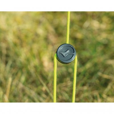 Einstellbarer Spanner erleichtert das Einstellen der richtigen Spannung des Zeltstoffs