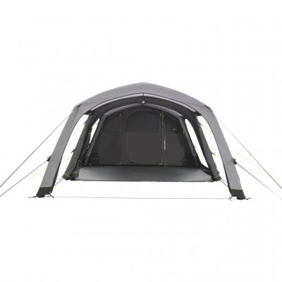 Die Tür zum Familienzimmer kann komplett zur Seite gerollt werden, um einen völlig offenen und luftigen Raum zu schaffen