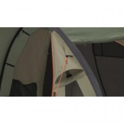 Ventilation fram på tältet