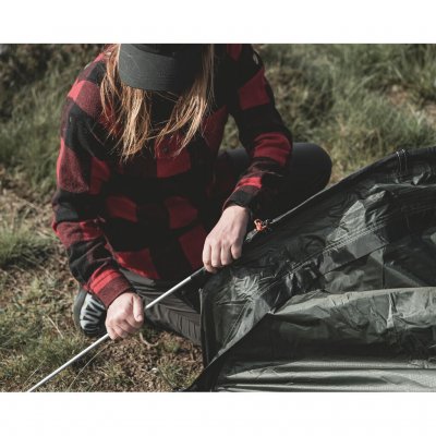 Montage des Sarek 1 – einfacher und schneller Aufbau mit leichten 7001-Aluminiumstangen. Perfekt für Soloabenteuer mit minimalem