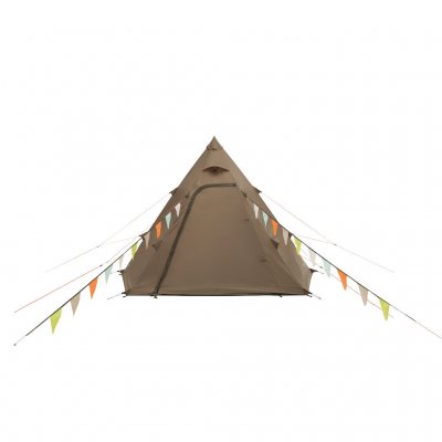 Easy Camp Otra Tipi von vorne mit geschlossener Tür – schützendes und robustes Design für ein sicheres und wetterfestes Campinge