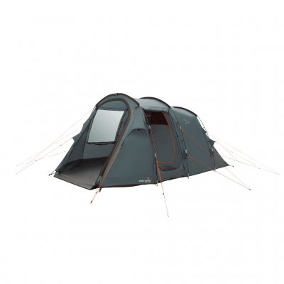 Easy Camp Hamra 4 von schräg vorne gesehen. Doppelte Eingänge mit Moskitonetzen - perfekt, wenn Sie das Zelt an heißen Tagen lüf