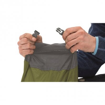 Tältet har en kompressionsväska för enkel hantering.