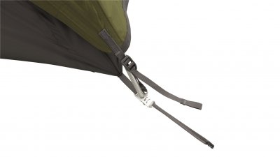 Spännen i aluminum gör tältet tåligt och enkelt att justera.