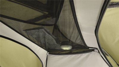 Ventilationen i taket på Lode 2 från Robens går komma åt via en dragkedja.