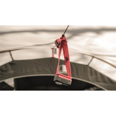 Rep för lampor och utrustning i taket.