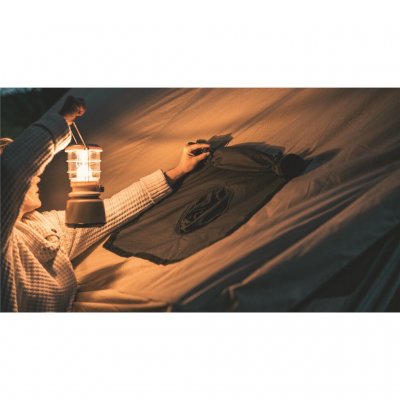 Skorstensgenomföring för tältkamin på Robens Prospector Castle.