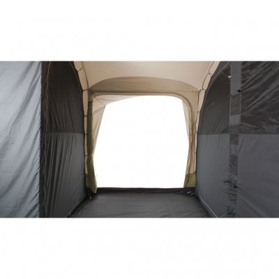 Ingång mellan sovkabinerna i Robens Eagle Rock 6+2XP