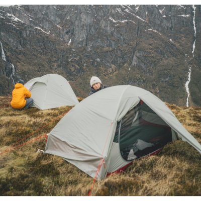 Kuppelzelt für Wandern, Kajakfahren, Kanufahren oder andere Outdoor-Aktivitäten.