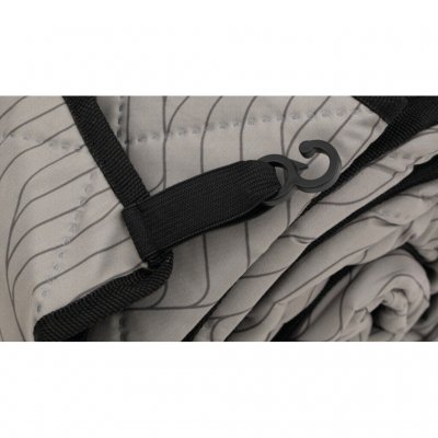 Befestigungselemente, um es im Zelt an Ort und Stelle zu halten.