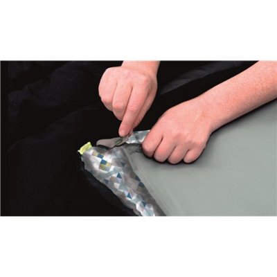 De flesta Outwelsovsäckar har fästen för lakan.