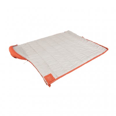 Der Schlafsack kann vollständig geöffnet und als Decke verwendet werden.