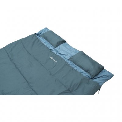 Der Schlafsack hat eingebaute Kissen.