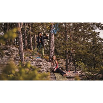 Tåligt packvänligt liggunderlag för camping och friluftsliv.