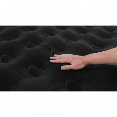 Mjuk velour på ovansidan ger en behaglig känsla.