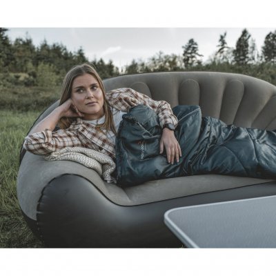 Schönes aufblasbares Sofa von Easy Camp, das das Campingerlebnis verbessert!