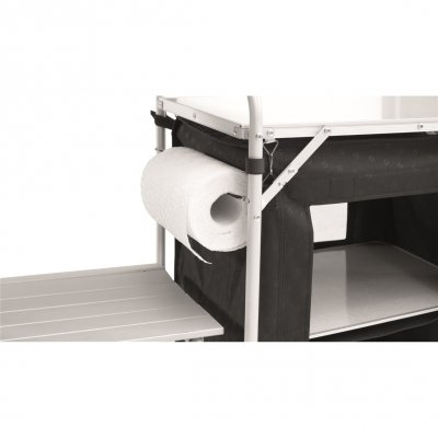 Med många förvaringsmöjligheter får du bra med plats för kökstillbehör, skafferivaror och annat som underlättar matlagningen