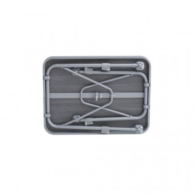 Zusammengeklappt nimmt der Campingtisch nur wenig Platz ein