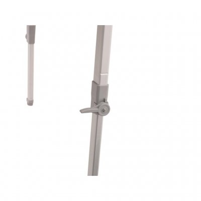 Dank der Teleskopbeine lässt sich der Campingtisch ganz einfach in der Höhe verstellen