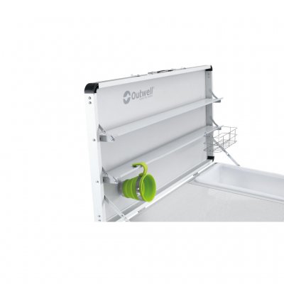 Insidan av locket ger möjlighet att förvara kryddor och annat smått och gott som kan vara bra att ha under matlagningen