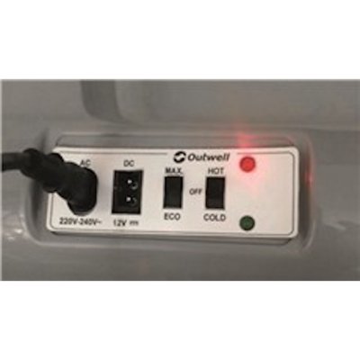 Välj 12V eller 230V bak på kylboxen beroende på ifall du ska använda den i bilen eller via nätuttag.