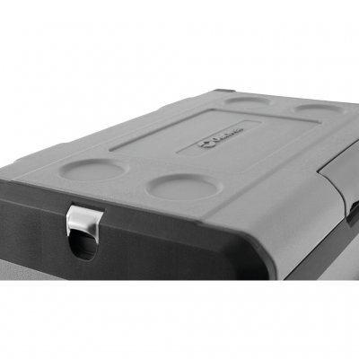 Lock med hållare för muggar.