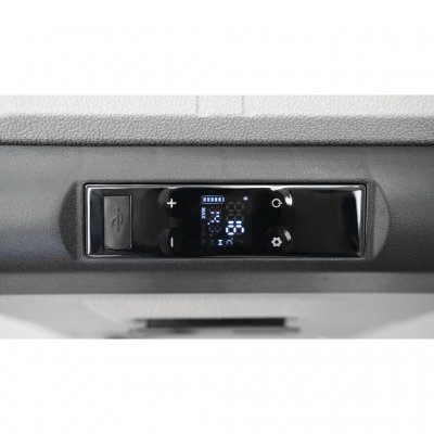 Display zum Anzeigen und Einstellen der Temperatur des kompressorbetriebenen Kühlers.