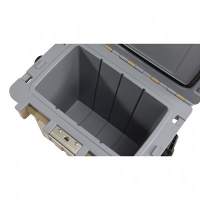 Ladda i med kylklampar eller is för att hålla varorna kalla.