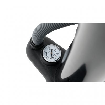 Das übersichtliche Manometer/Manometer erleichtert das Aufpumpen des Zeltes.