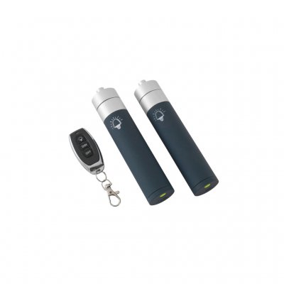 Två batteripack och en fjärrkontroll för Outwell Nightlight System.