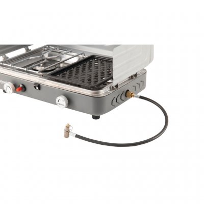 Metallomspunnen slang och ventil till gasflaskan ger en tålig och pålitlig lösning.