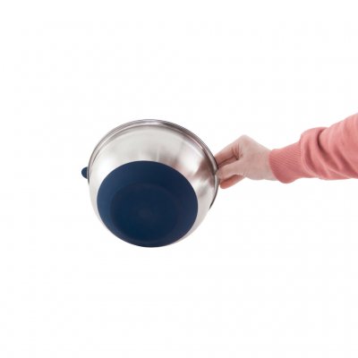 Silikon i botten gör att skålen står stadigt