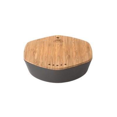 Multifunktionellt lock som även fungerar som skärbräda och durkslag