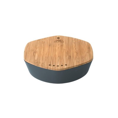 Multifunktionellt lock som även fungerar som skärbräda och durkslag