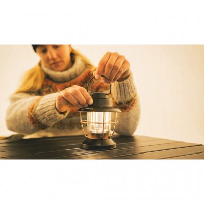 Klein, leicht und wiederaufladbare Campinglampe mit Aufhänger und leistungsstarkem Akku.