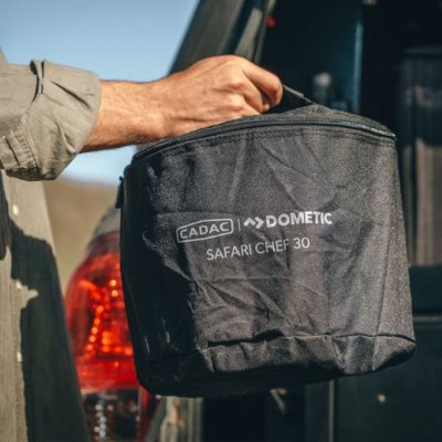 Die robuste Tasche macht es einfach, den Grill mitzunehmen.
