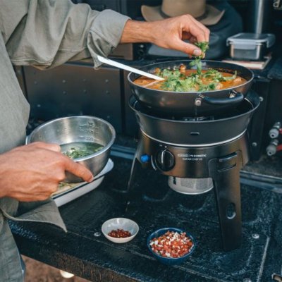 Kochen Sie direkt am Auto.