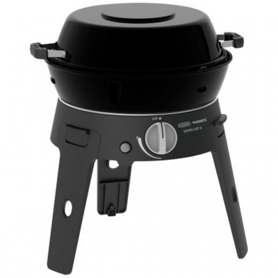 Der Campinggrill mit aufgelegtem Deckel.