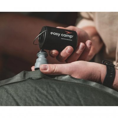 Kompakte und handliche wiederaufladbare Pumpe erleichtert das Auf- und Abpumpen von Luftmatratzen und anderer Outdoor-Ausrüstung