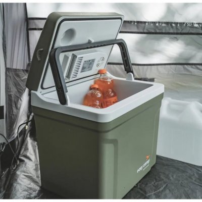 Die Kühlbox von Easy Camp eignet sich sowohl für die Autofahrt als auch für den Campingplatz.