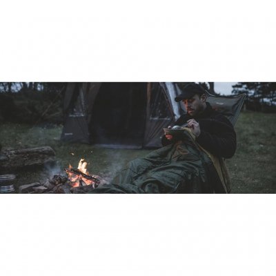 Easy Camp Falcon Blanket Green is a soft and comfortable blanket with premium filling that provides excellent warmth and a compa