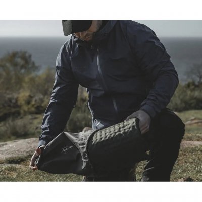 Aufbewahrungstasche inklusive.